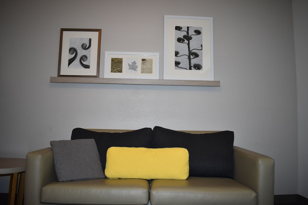 Studio Suite, 2 Queen Beds, Non Smoking - Photo 2