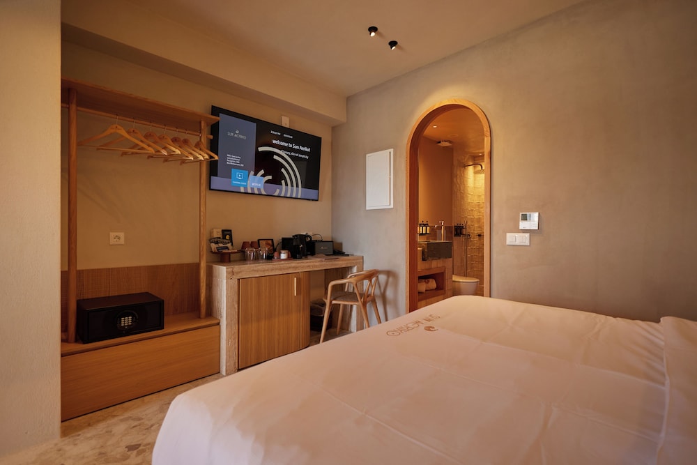 Junior Suite with Plunge Pool - Photo 18