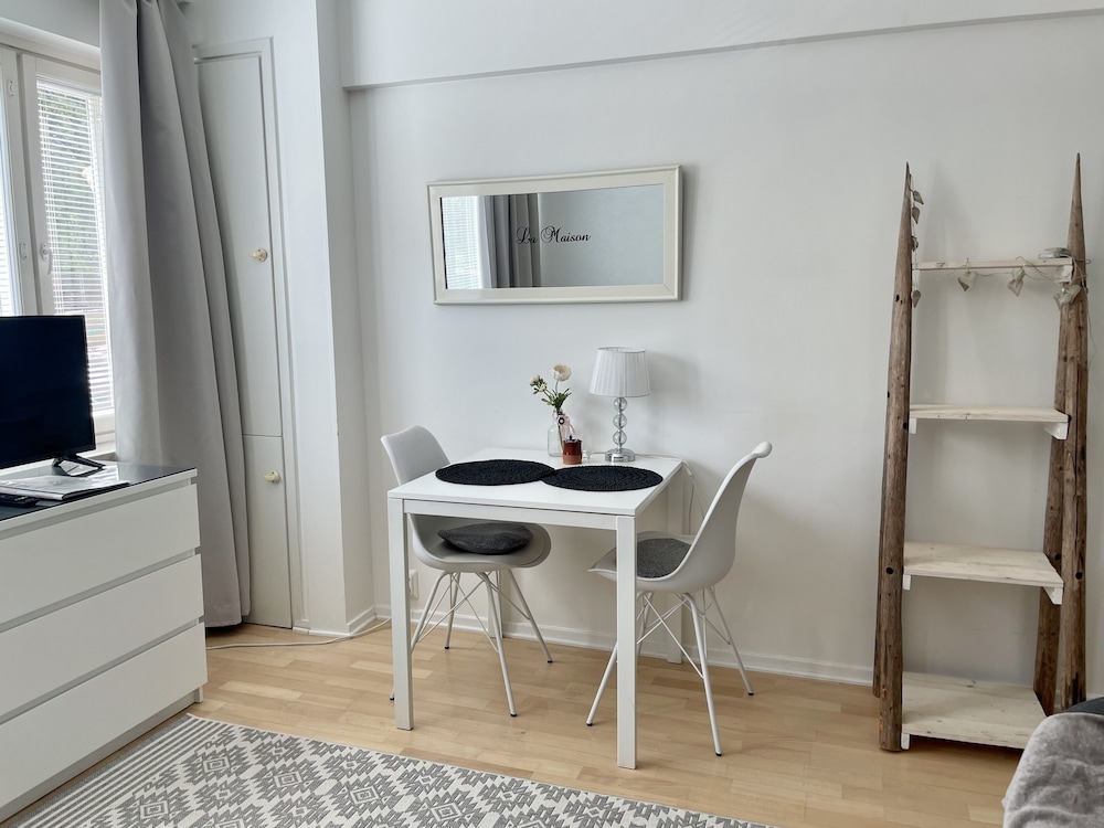 Standard Room, 1 Large Twin Bed, Kitchenette, City View photo 2
