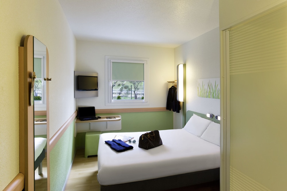 Room, 1 Double Bed - Photo 3