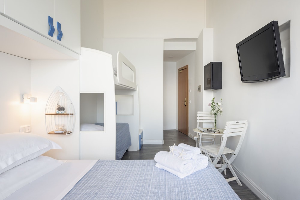 Family Quadruple Room, Sea View photo 2