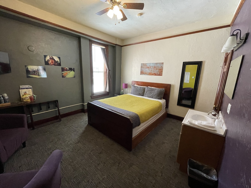 Basic Single Room photo 2