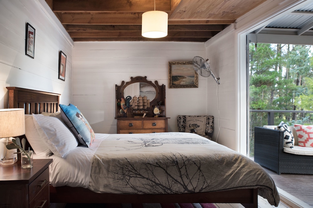 2 Bedroom House photo 3