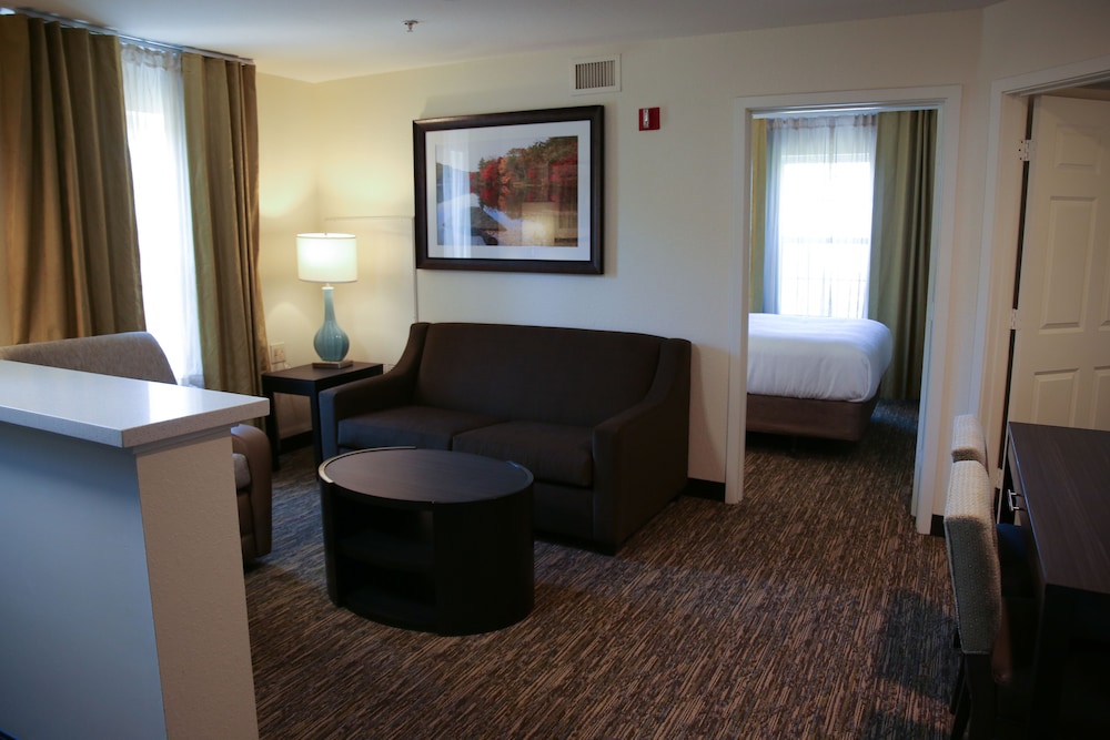 Suite, 2 Bedrooms - Photo 7