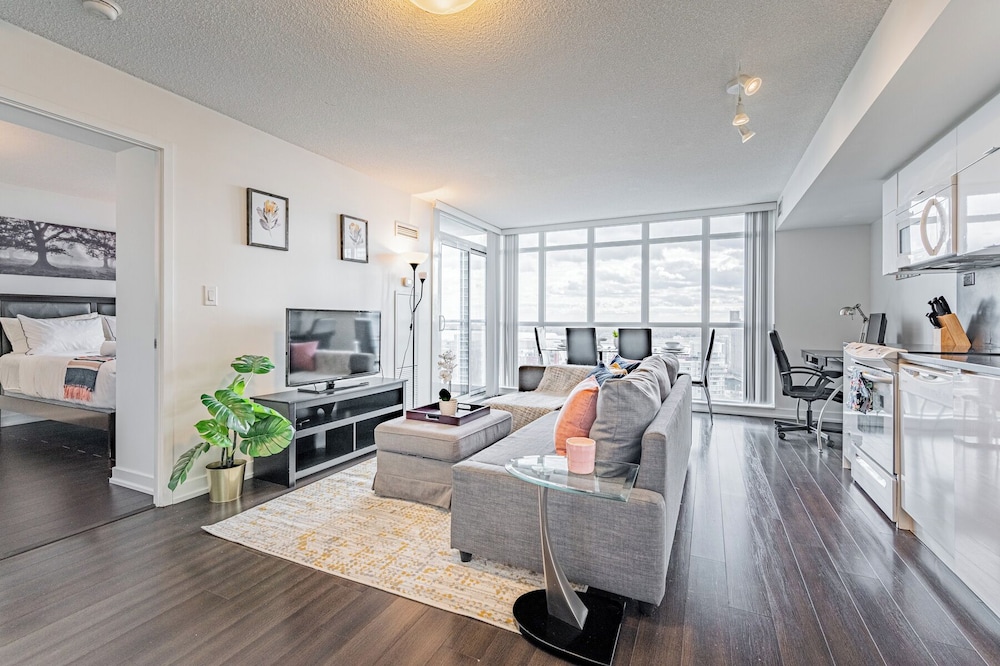 Panoramic Room