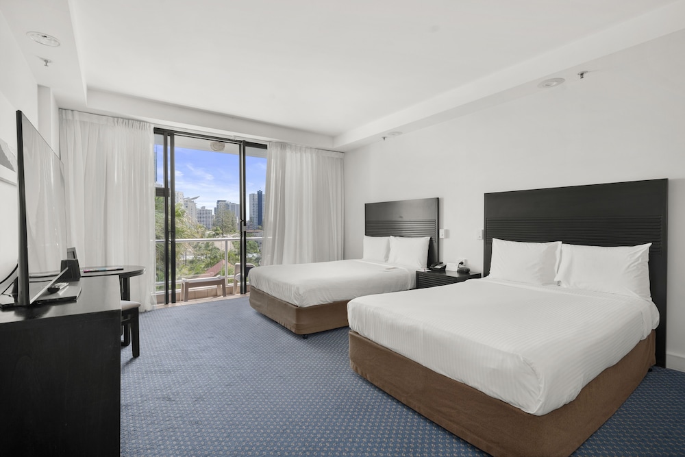 Standard Room, 2 Double Beds, Pool View - Photo 2
