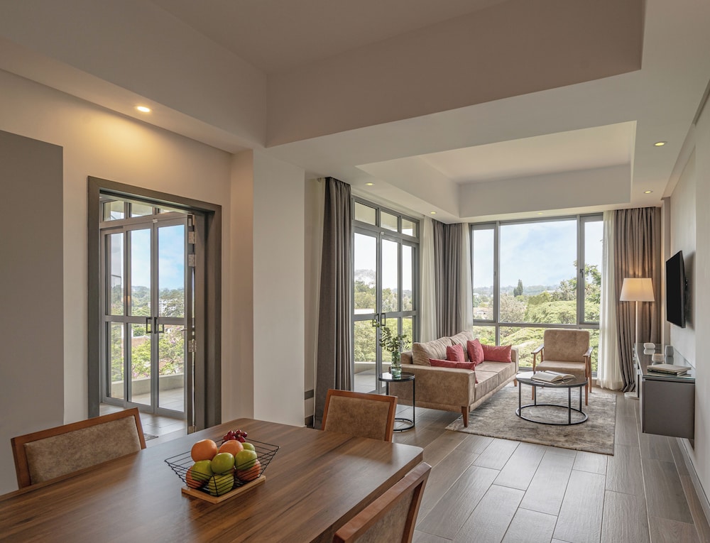 Suite, 1 Bedroom, Balcony (2 Doubles, High Floor) - Photo 1