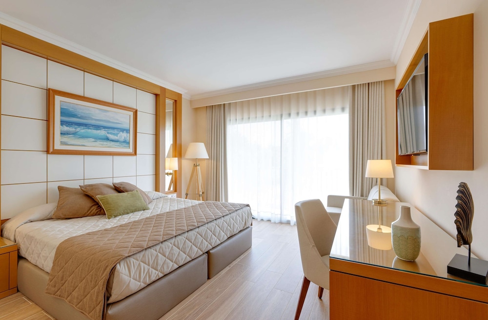 Standard Room, 2 adults & 2 children (Port Aventura tickets & 1 Ferrari Land ticket) - Photo 3