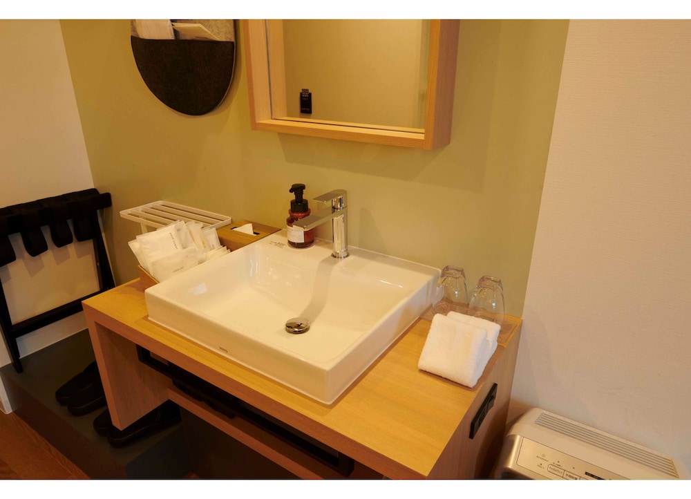 Twin Room, Non Smoking - Photo 2