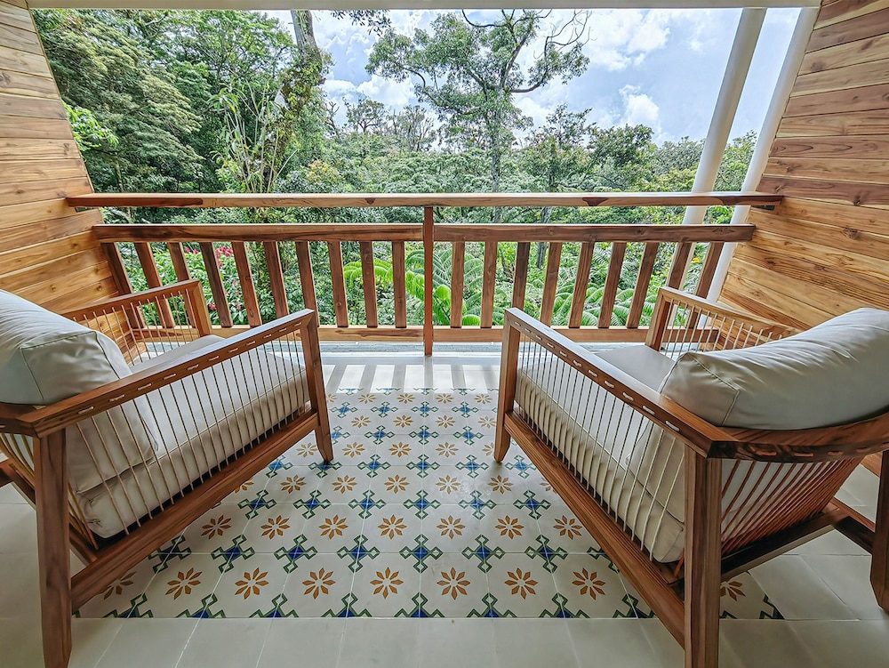 MotMot Balcony Rooms - Photo 7