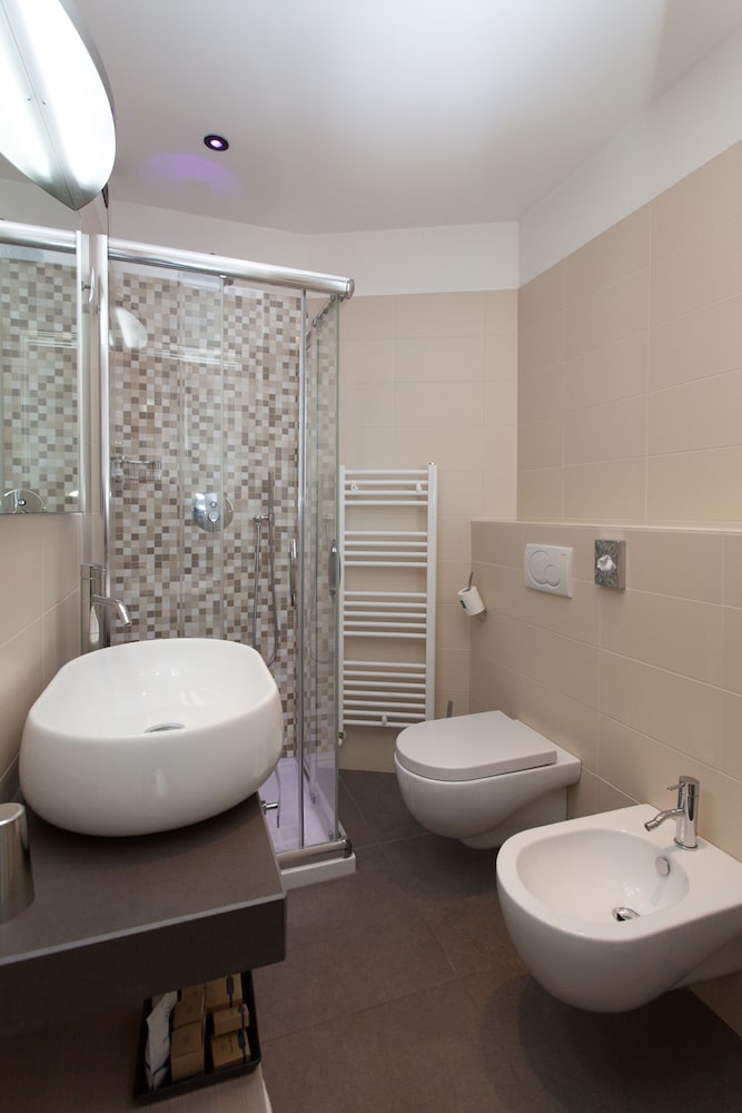 Single Room - Photo 8