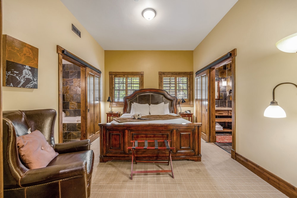 1 Bedroom Hospitality Suite - Photo 1