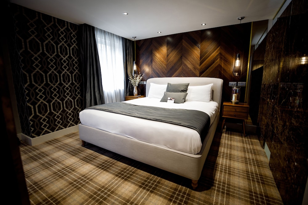 Executive Suite - Photo 5