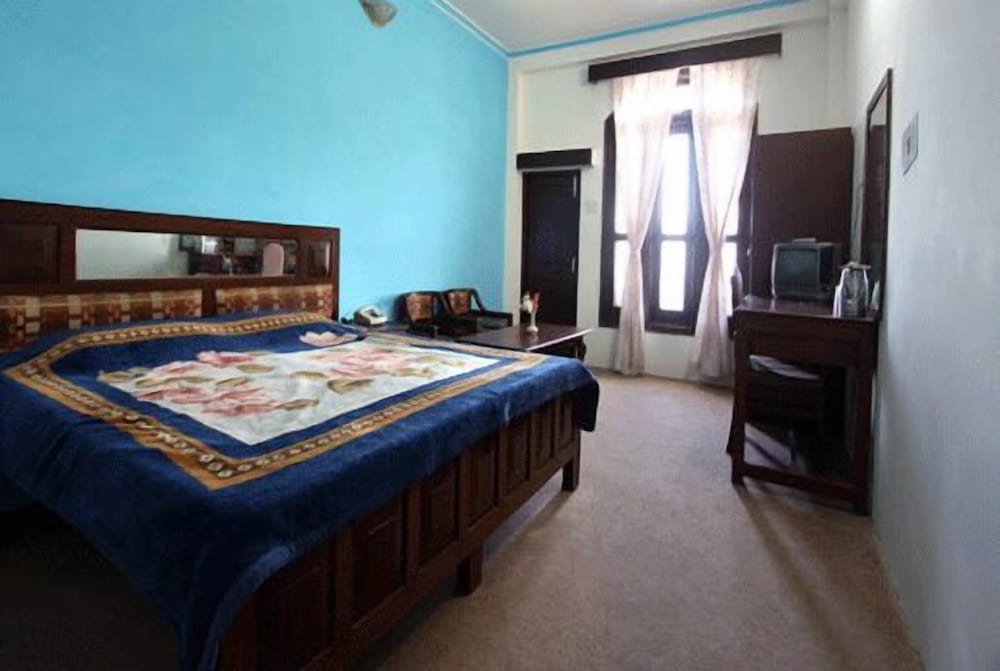 Deluxe Budget Room