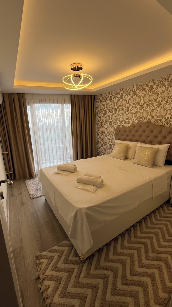 Deluxe Suite photo 1