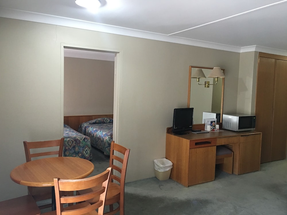 2 Bedroom Family Room photo 2