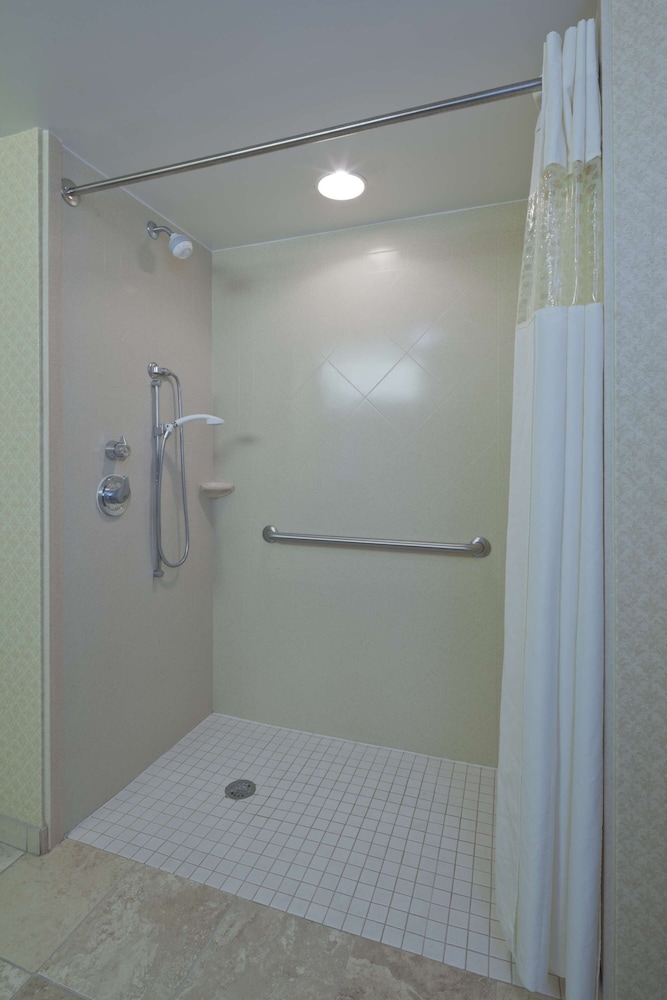 Room, 2 Queen Beds, Accessible, Non Smoking - Photo 2