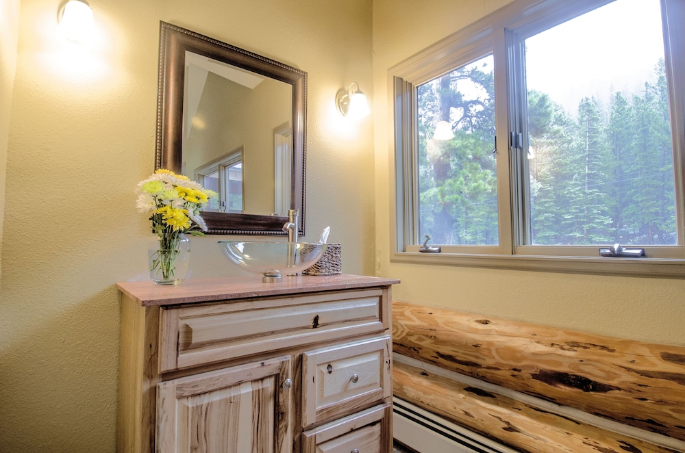 Luxury Room, 1 Bedroom, Private Bathroom, Mountain View photo 3