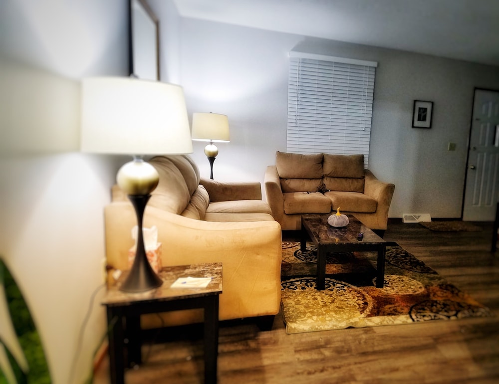Townhome, 2 Queen Beds, Non Smoking, Garden View photo 2