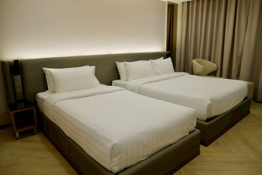Family Triple Room, Non Smoking, City View
