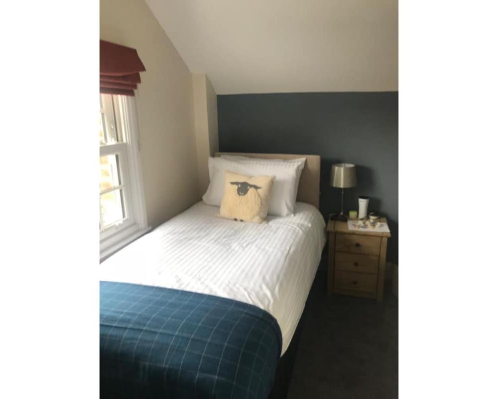 Comfort Single Room, Ensuite (( Small Room ) )