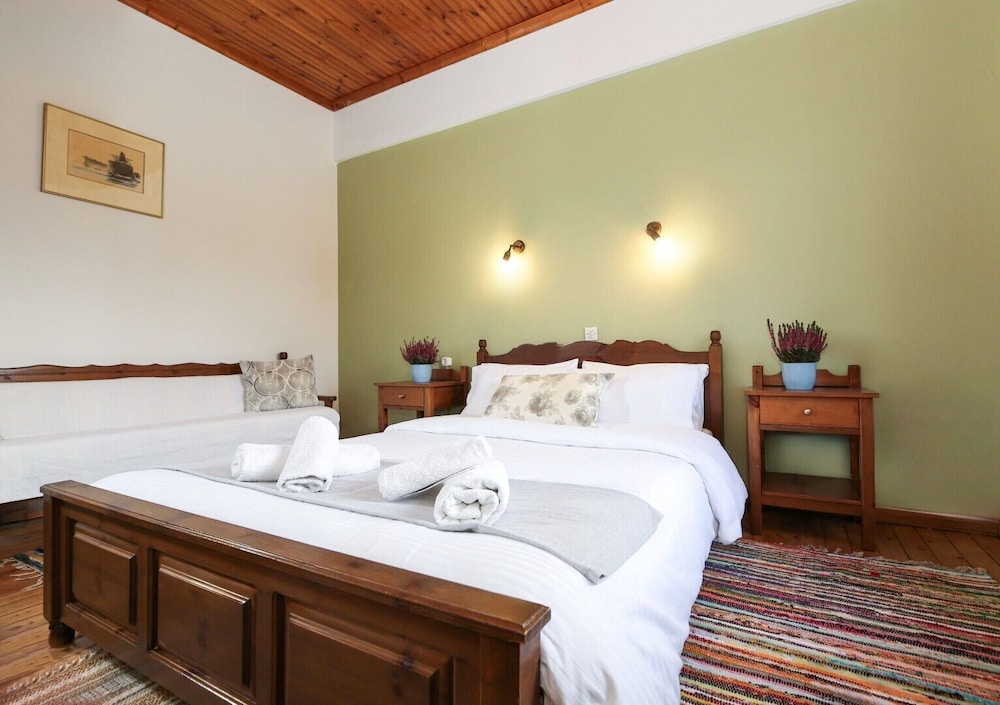 Triple Room, City View