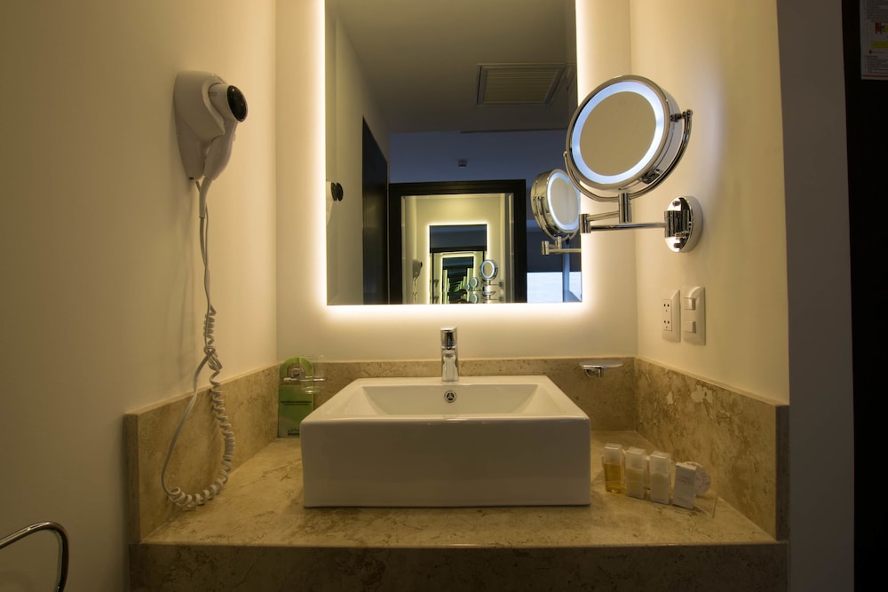 Executive Room, 2 Double Beds - Photo 6