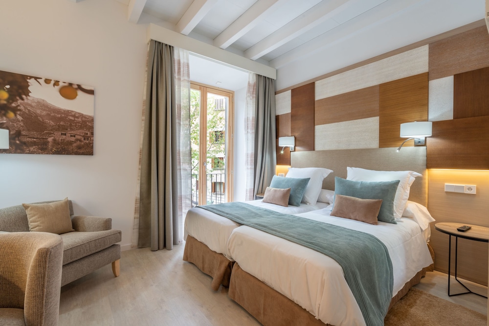 Superior Double Room, City View - Photo 1
