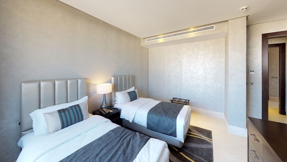 Royal Suite, 3 Bedrooms photo 2