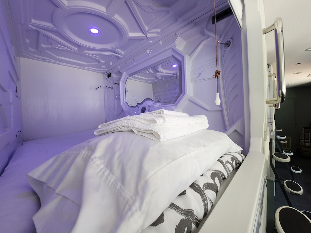 1 Single Capsule Bed in Shared Dorm (8 Beds), Female Only