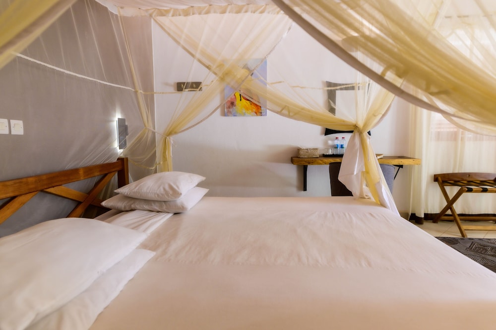 Superior Bungalow, 1 King Bed photo 3