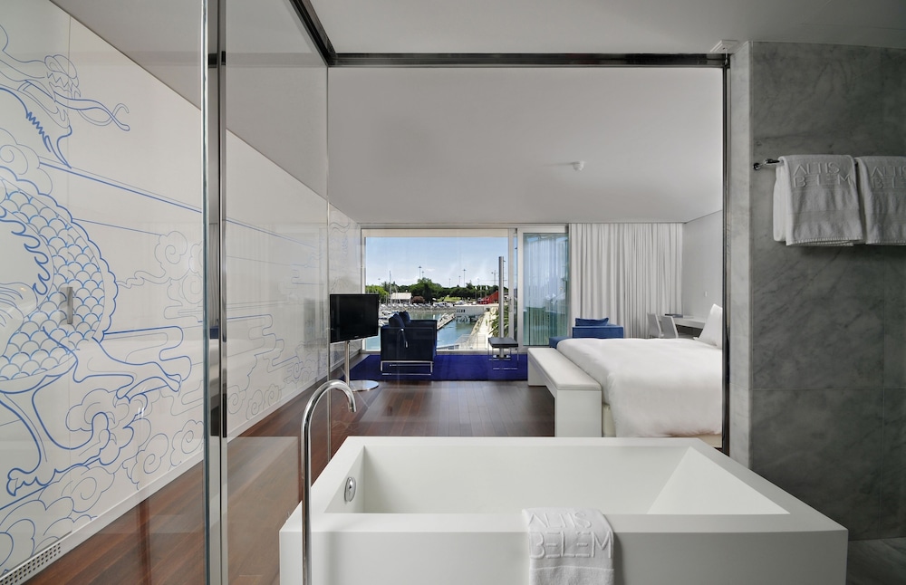 Deluxe Room, Marina View - Photo 7