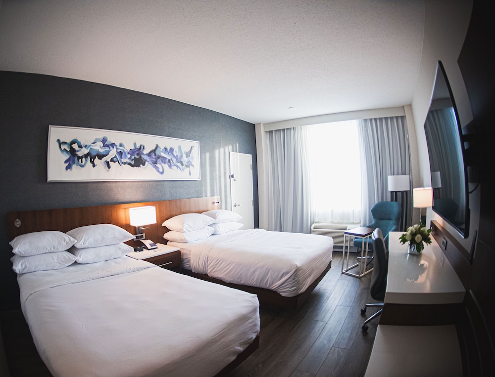 Room, 2 Double Beds, Balcony, Courtyard View photo 1