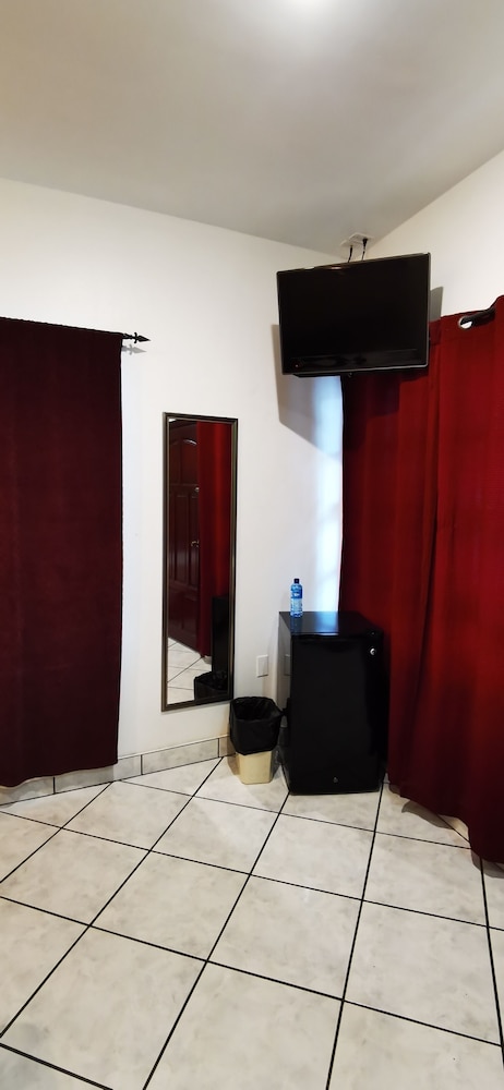 Economy Twin Room