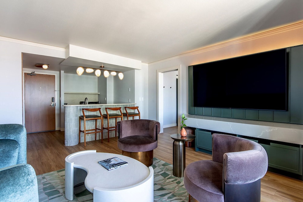 Pinyon Pine Suite thumbnail 5