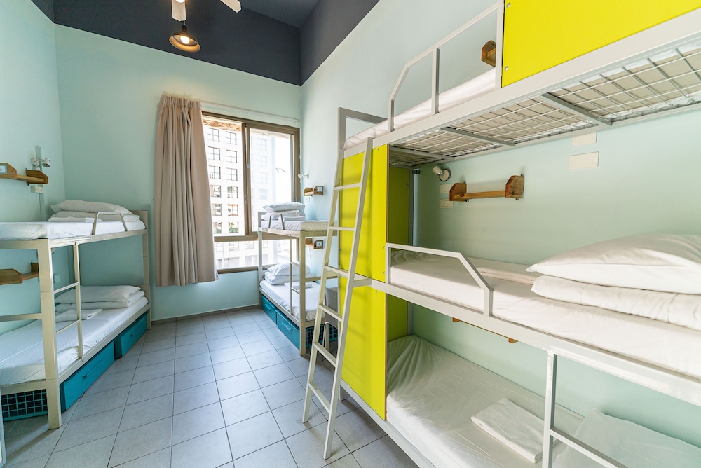 Shared Dormitory, Male Dorm (12 Beds)