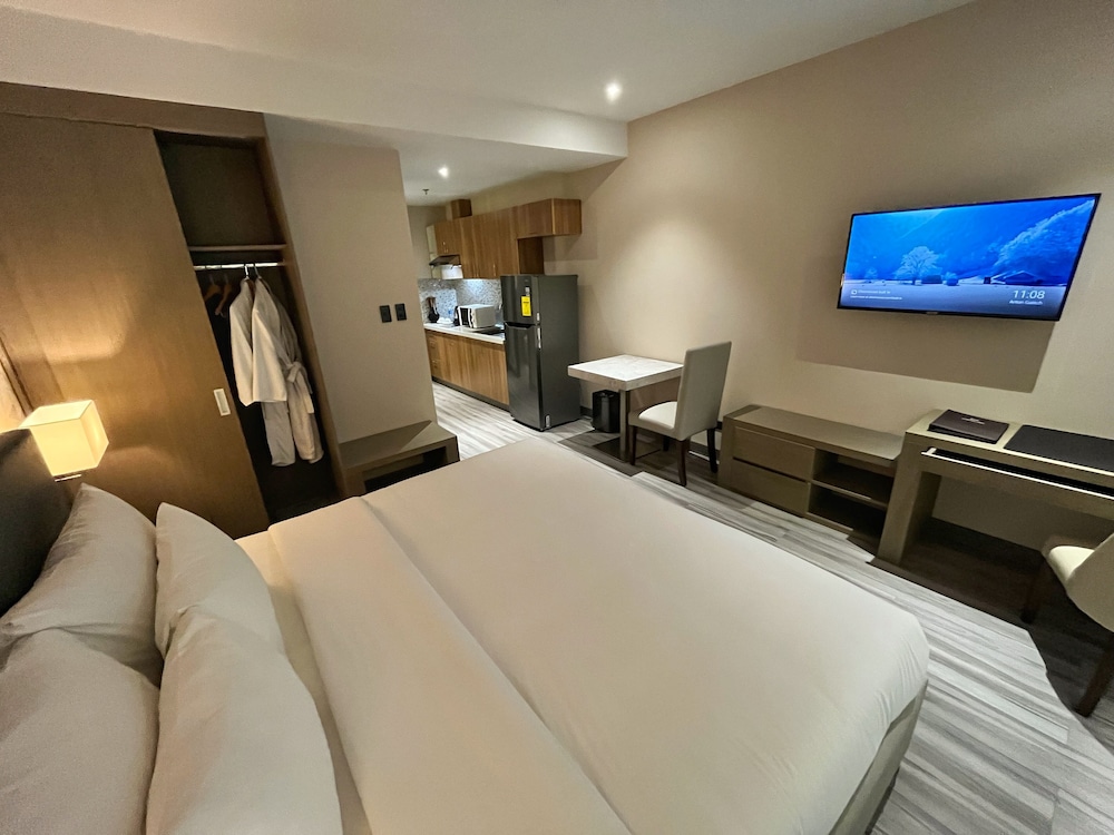 Standard Studio Suite - Photo 2
