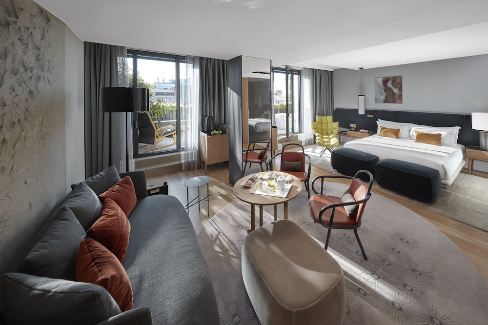 Suite (Boulevard)