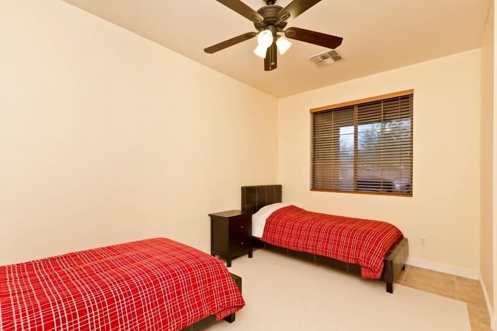 Condo, 4 Bedrooms, Pool View