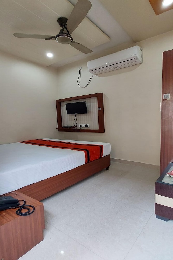 Deluxe Room - Photo 5