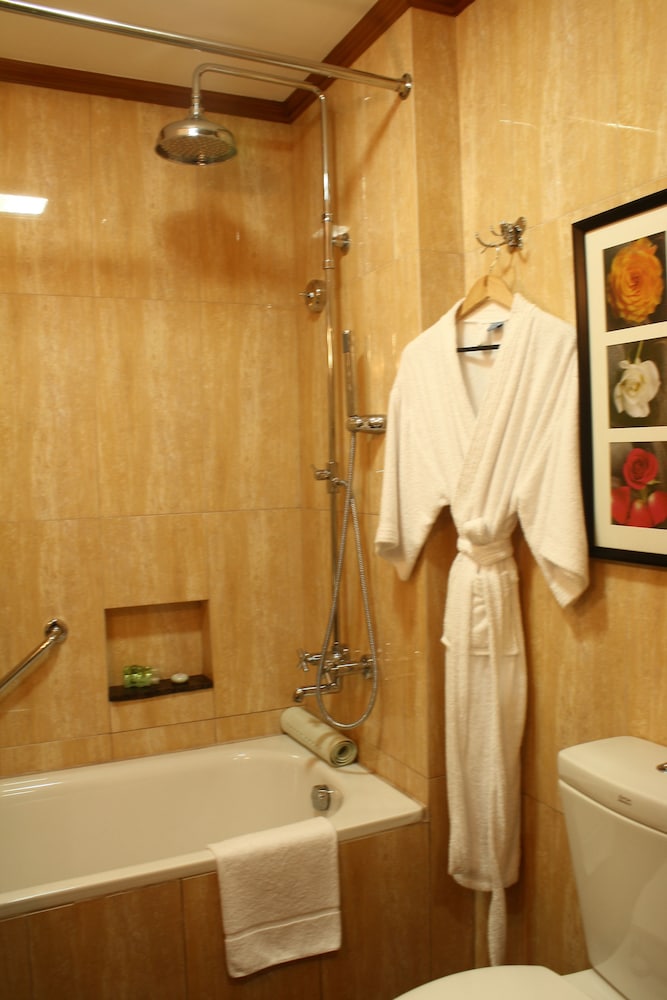 Executive Room - Photo 3