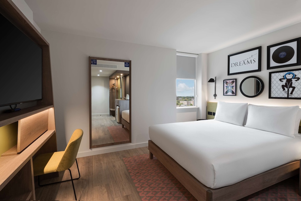 Room, 1 Queen Bed with Sofa bed