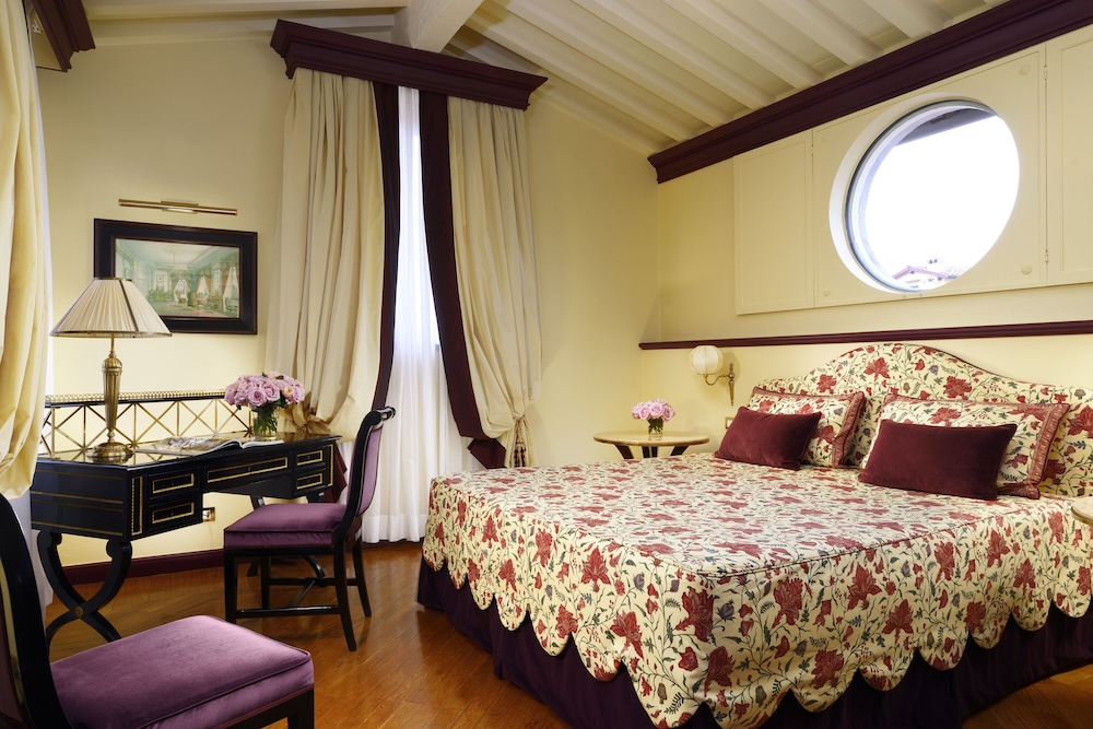 Suite, City View - Photo 4