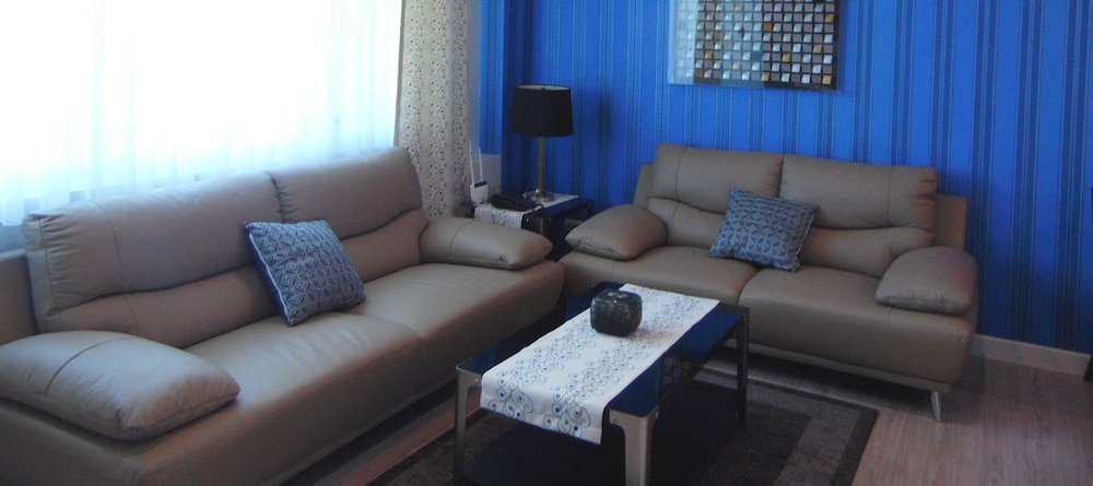 Luxury Condo, 2 Bedrooms, Ocean View photo 3