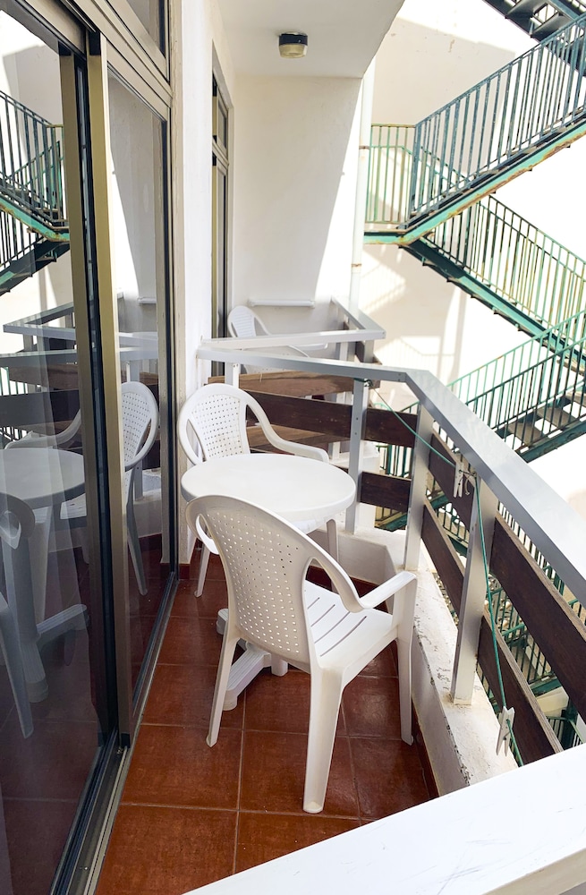 Traditional Studio, Balcony, Garden View - Photo 14