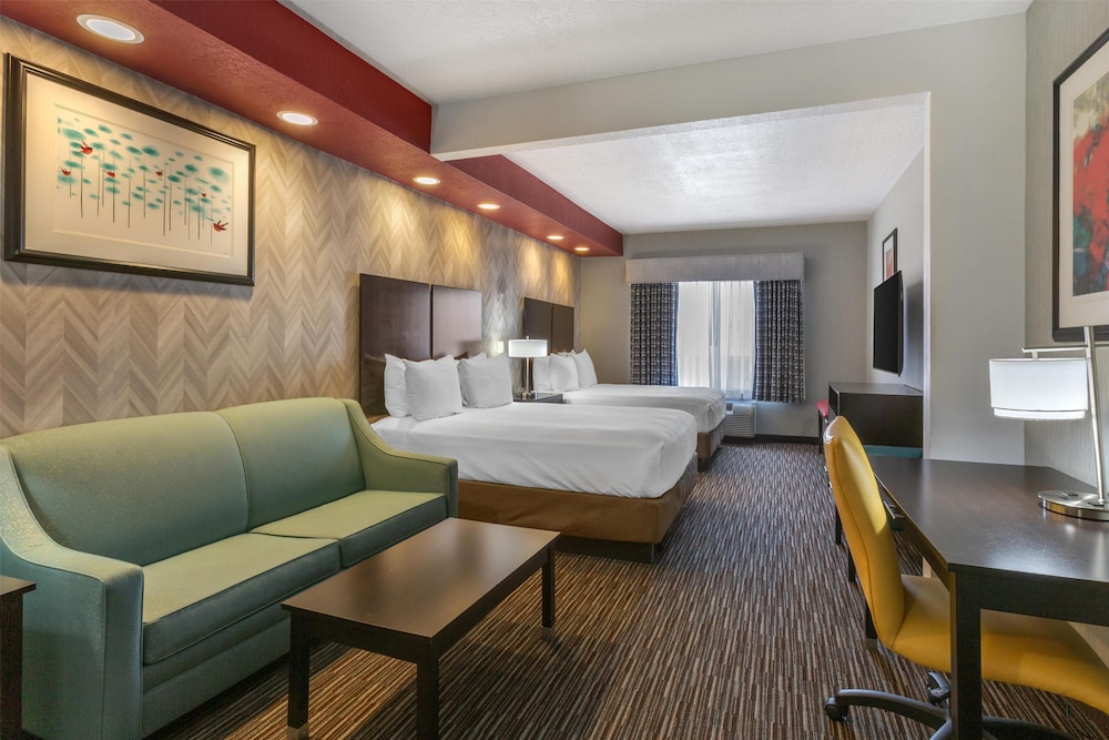 Suite, 2 Queen Beds, Non Smoking, Refrigerator & Microwave (with Sofabed)