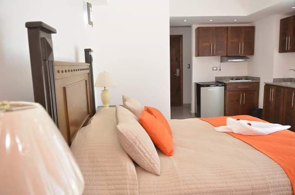 Executive Room, 1 Queen Bed, Refrigerator, Partial Ocean View