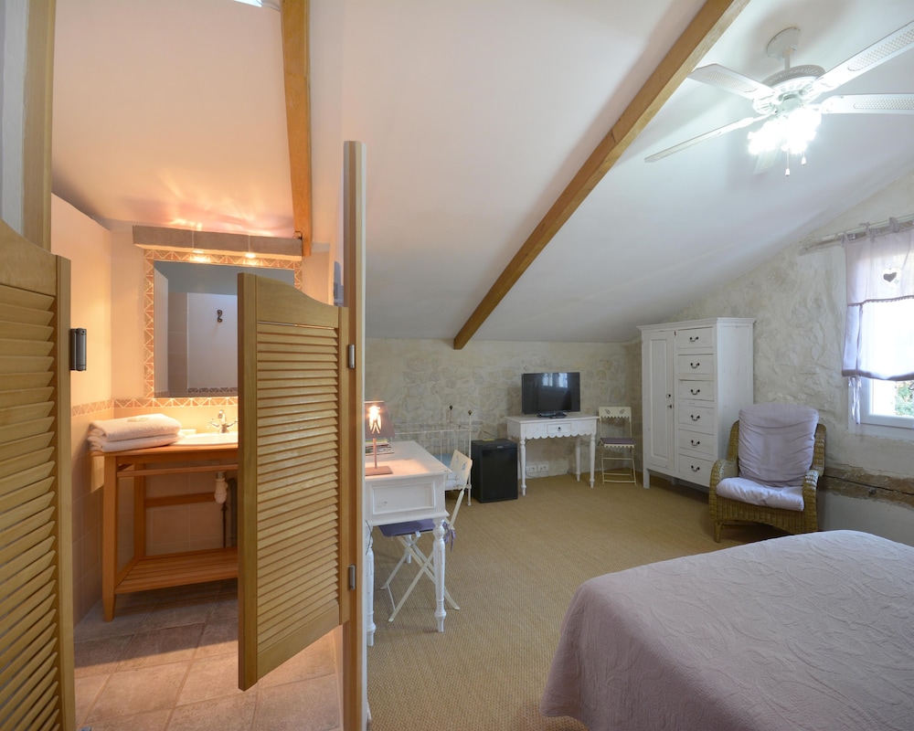 Comfort Double Room, Ensuite, Park View (Dentelle) photo 3