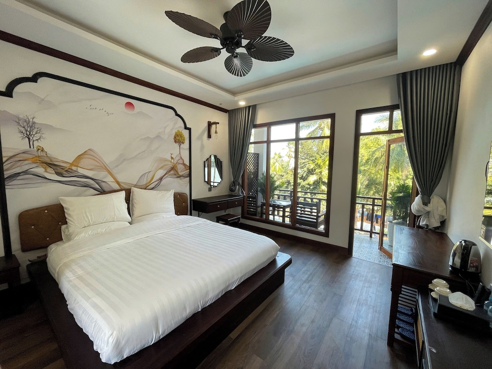 Superior Double Room, Pool View