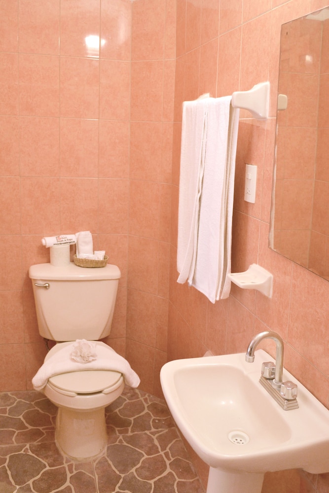 Standard Room - Photo 11